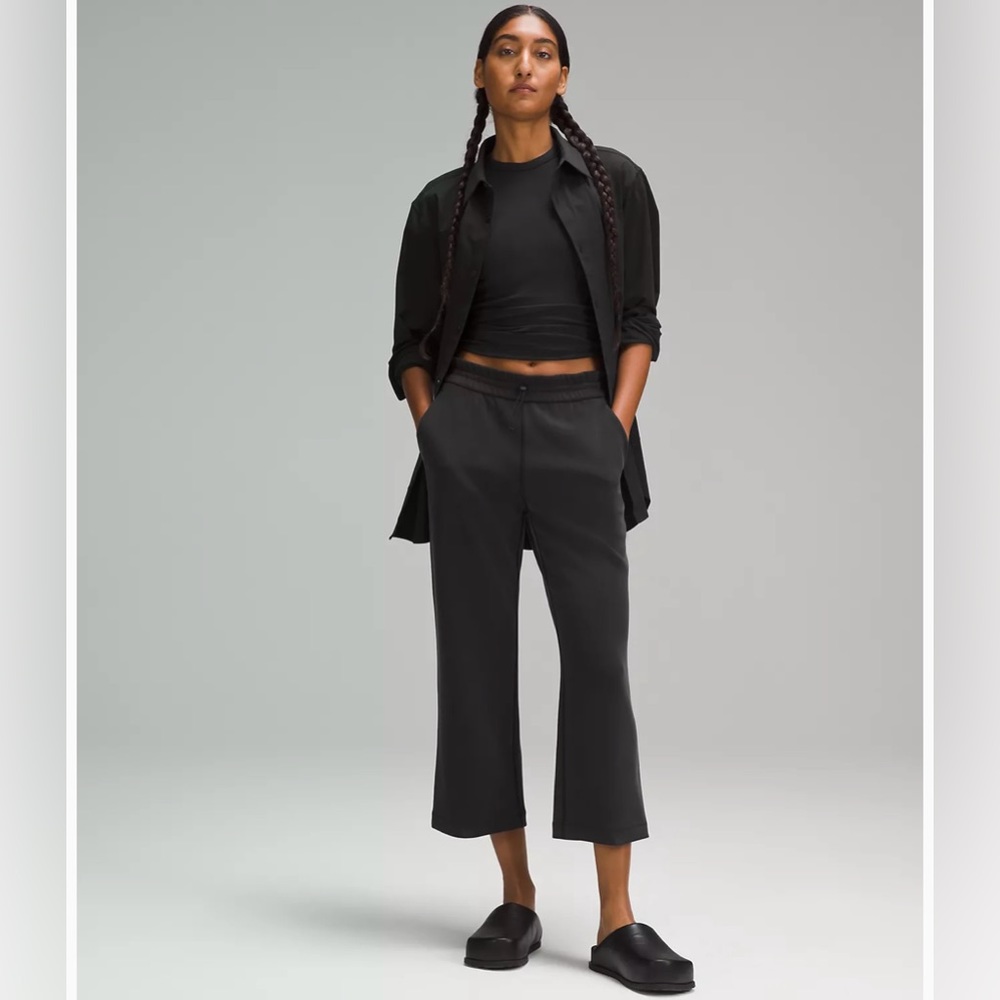 Lululemon Softstreme High-Rise Straight-Leg Cropped Pant